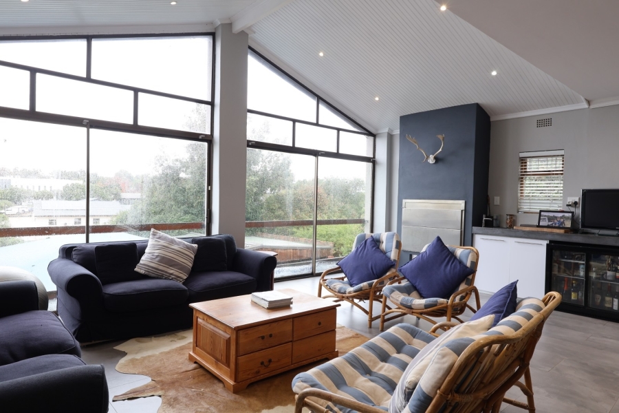5 Bedroom Property for Sale in Vierlanden Western Cape